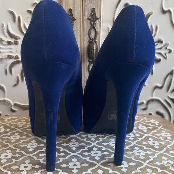 🆕️Qupid Faux Velvet Blue Platform Heels - Picture 4 of 10